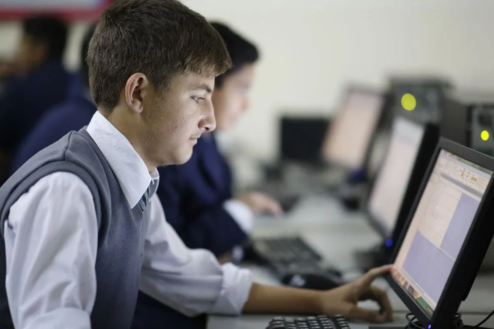 Designer na era da IA: como a tecnologia ajuda no início de carreira
