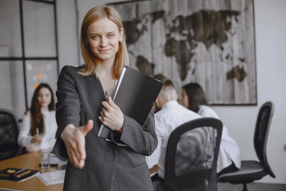 Como criar uma presença profissional no LinkedIn sem parecer forçado