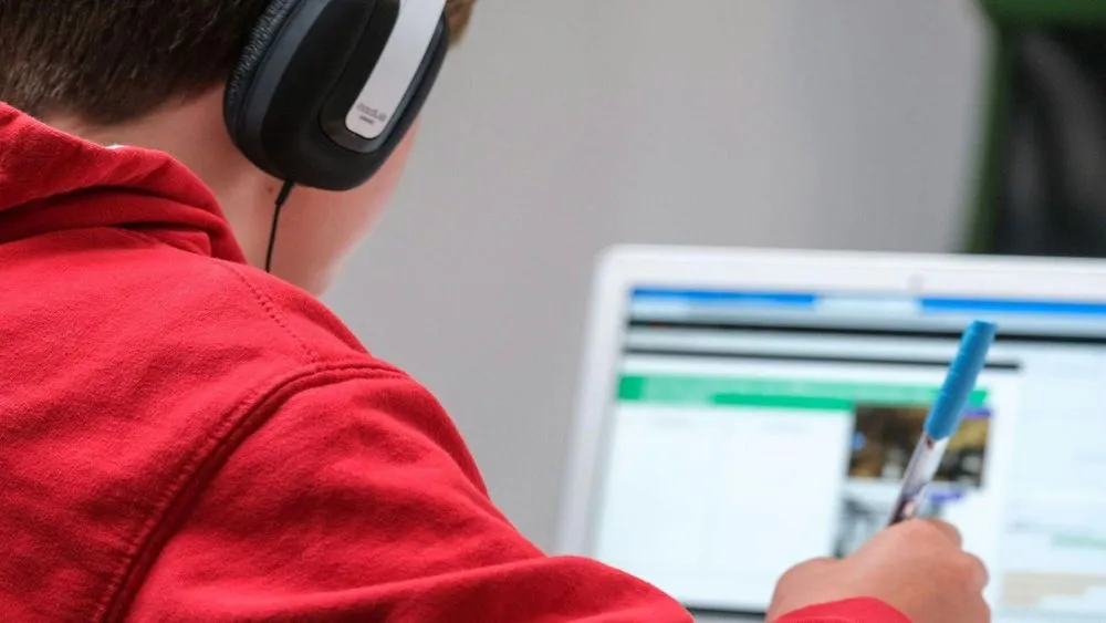 Organização nos estudos em 2026: Ferramentas e hábitos para proteger sua vida acadêmica na web